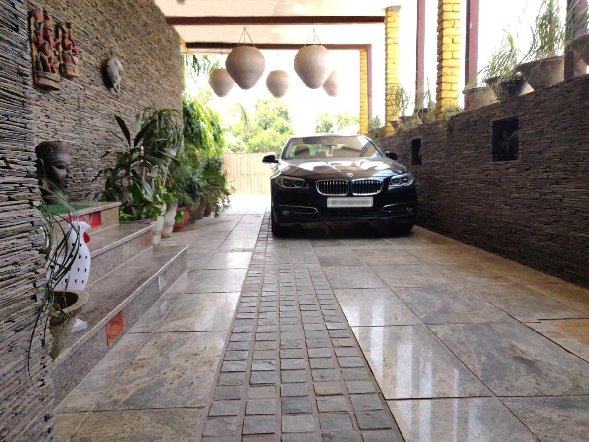 Aakritii Hotels Gurgaon Exterior foto